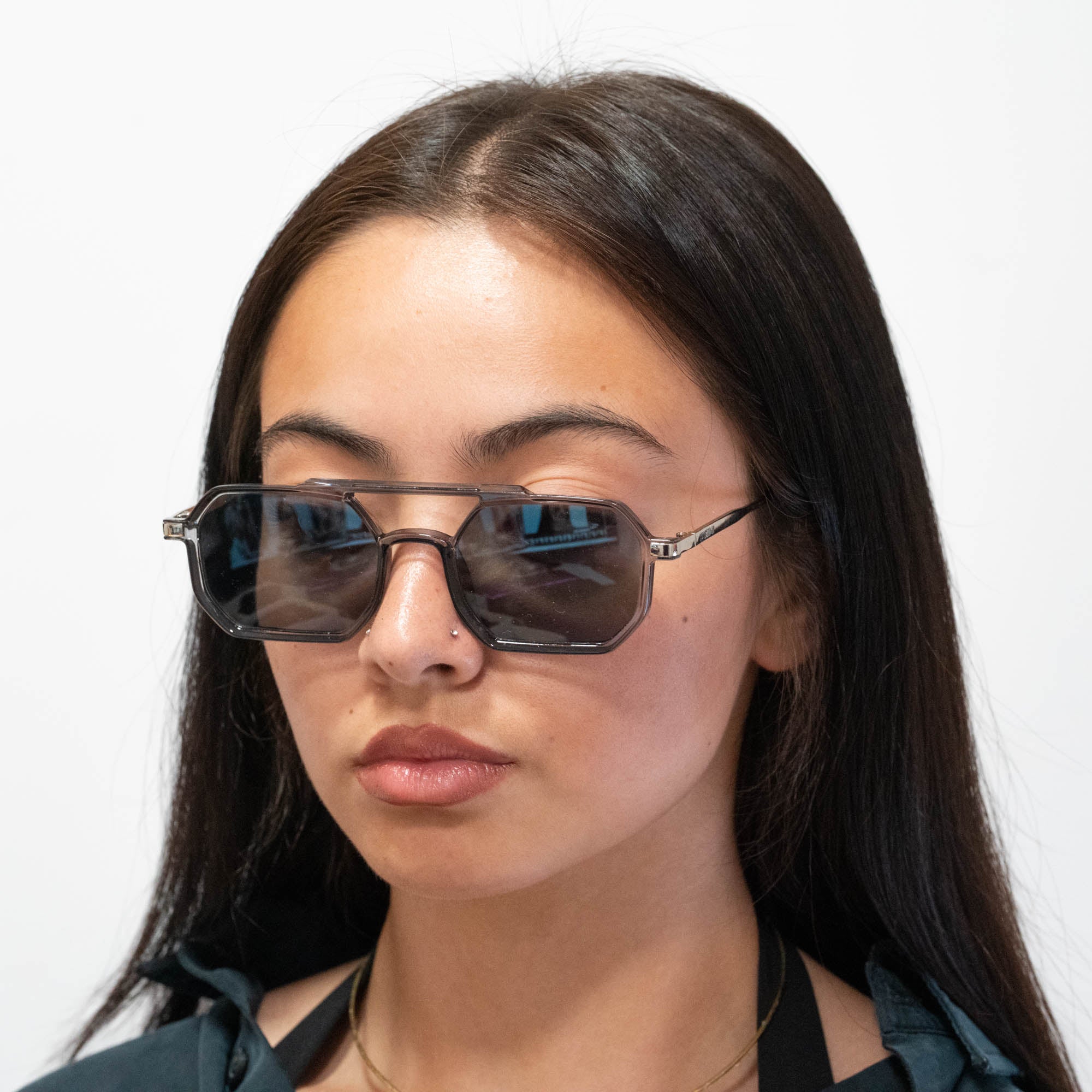 Lunettes de soleil Mia transparente noir verres rectangles gris mixte