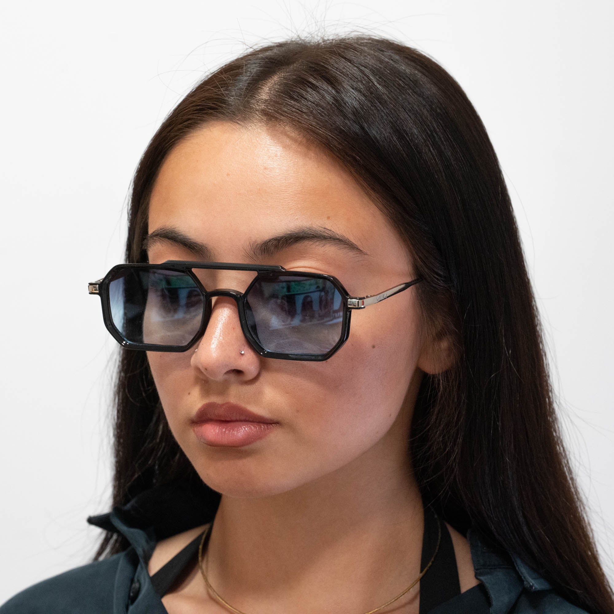 Lunettes de soleil Mia noir verres rectangles dégradés bleus foncés mixte