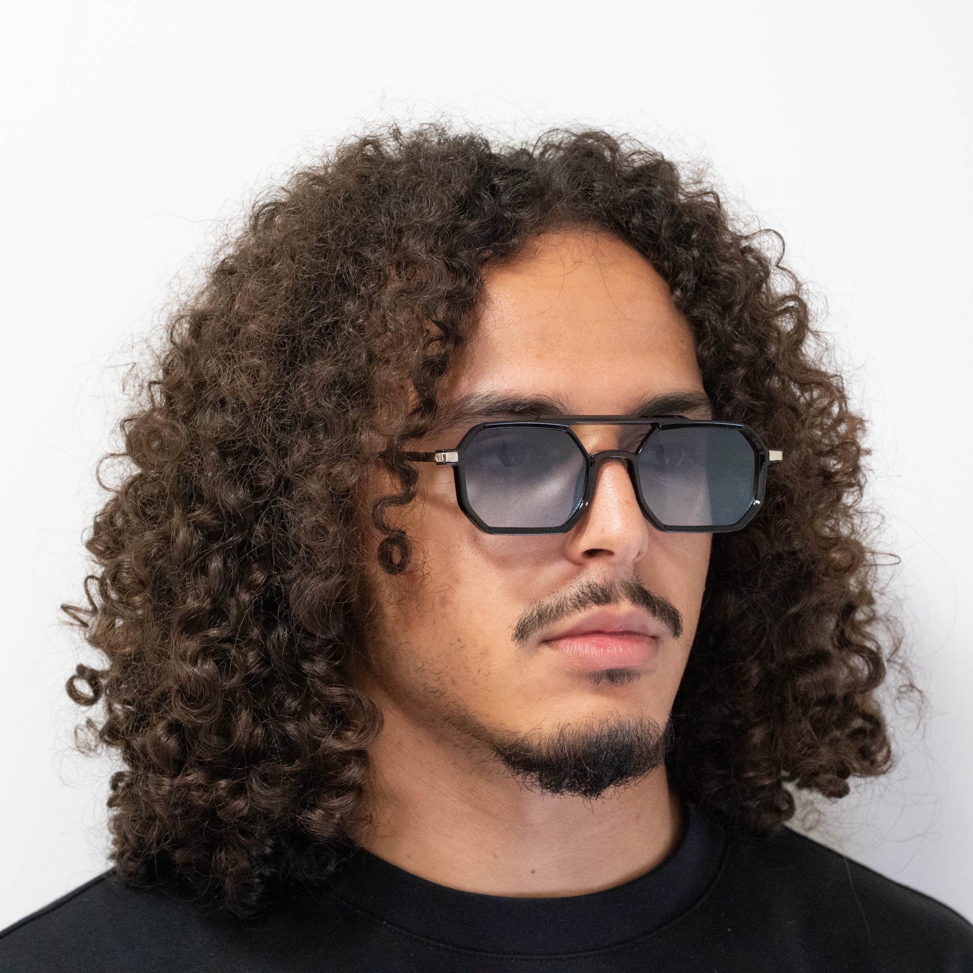 Lunettes de soleil Mia noir verres rectangles dégradés bleus foncés mixte