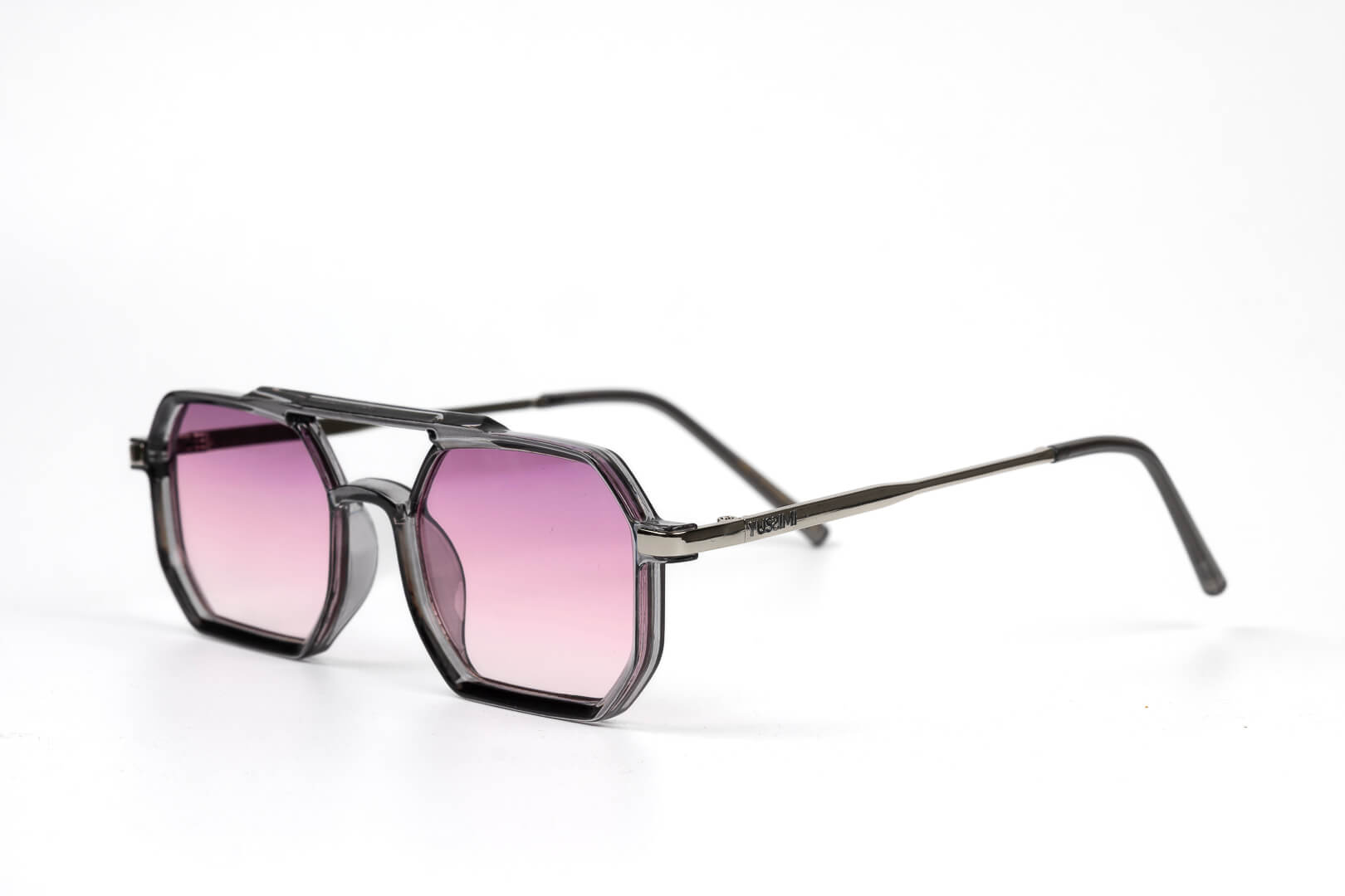 Mia grise verres roses